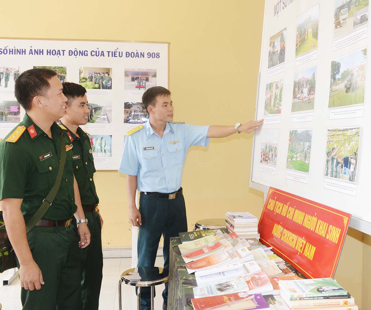 Lữ đoàn 96 (Binh chủng Pháo binh) và Lữ đoàn 87 (Binh chủng Hóa học) kỷ niệm 10 năm Ngày truyền thống